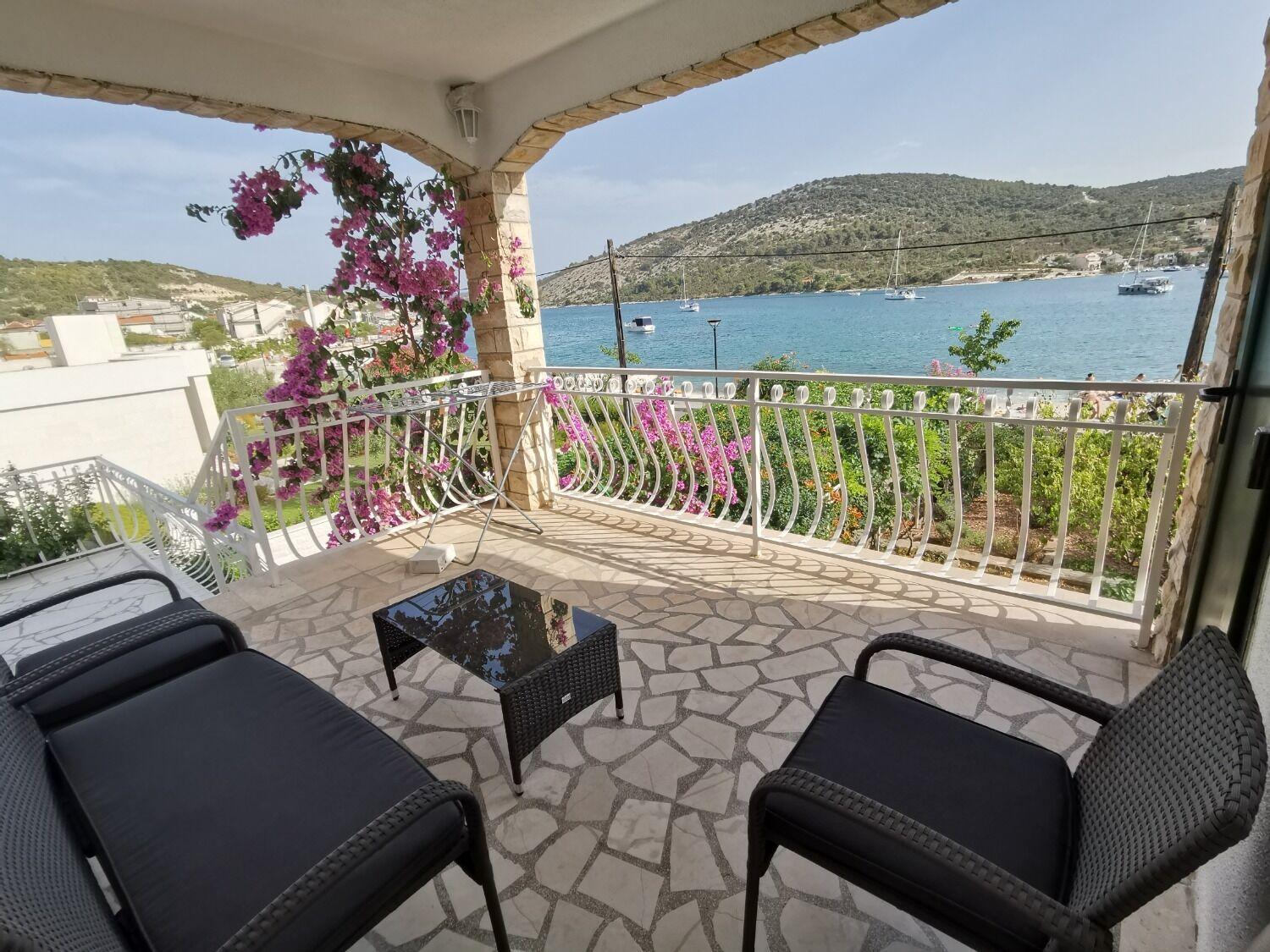 Apartments Srdan Vinišće Exterior foto